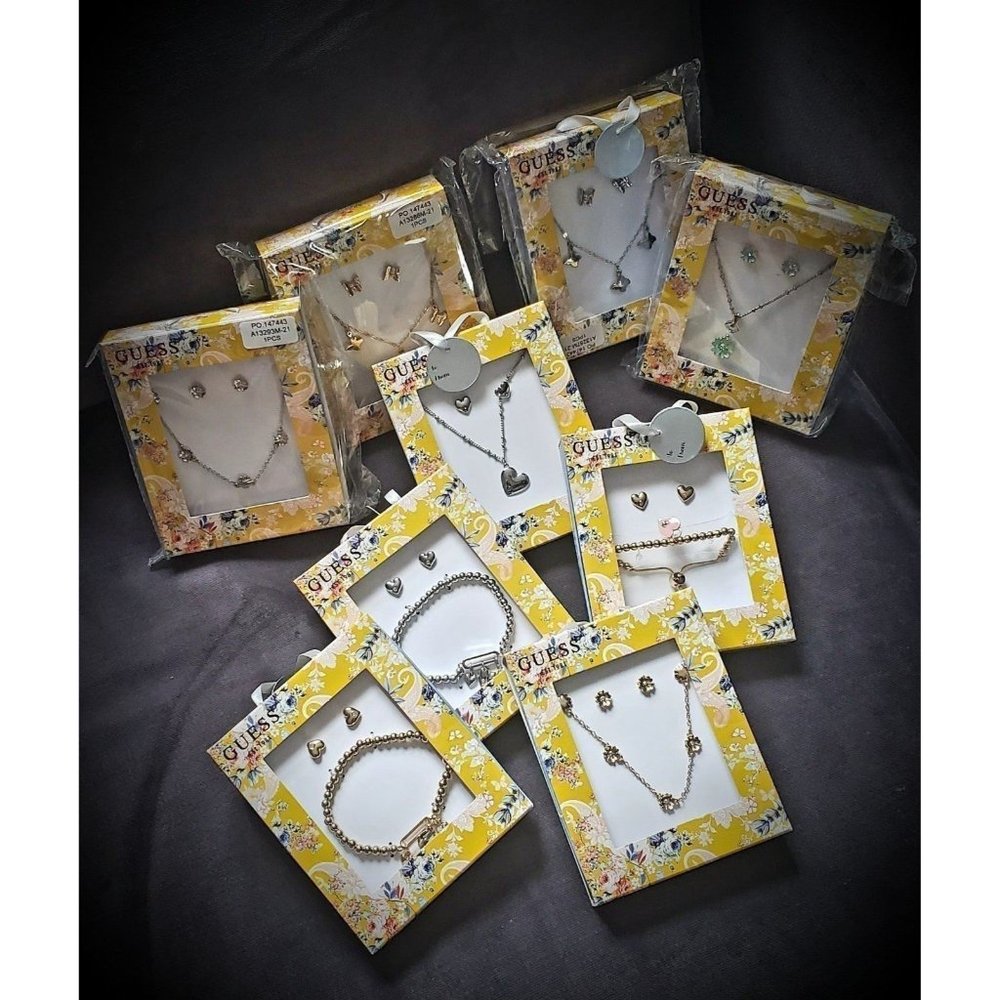 GUESS Boxed Jewlery Gift Sets